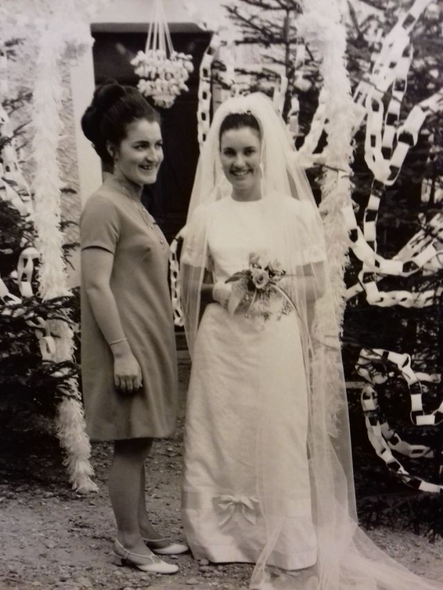 Simone and her sister Arlette, Lionel's mother  